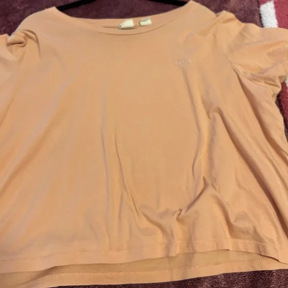 Gently loved Women’s Levi’s orange cropped tshirt - Picture 5 of 9
